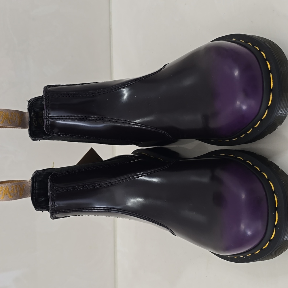 NWT Dr Martens Vegan 2976 Chelsea Boots - Picture 2 of 14